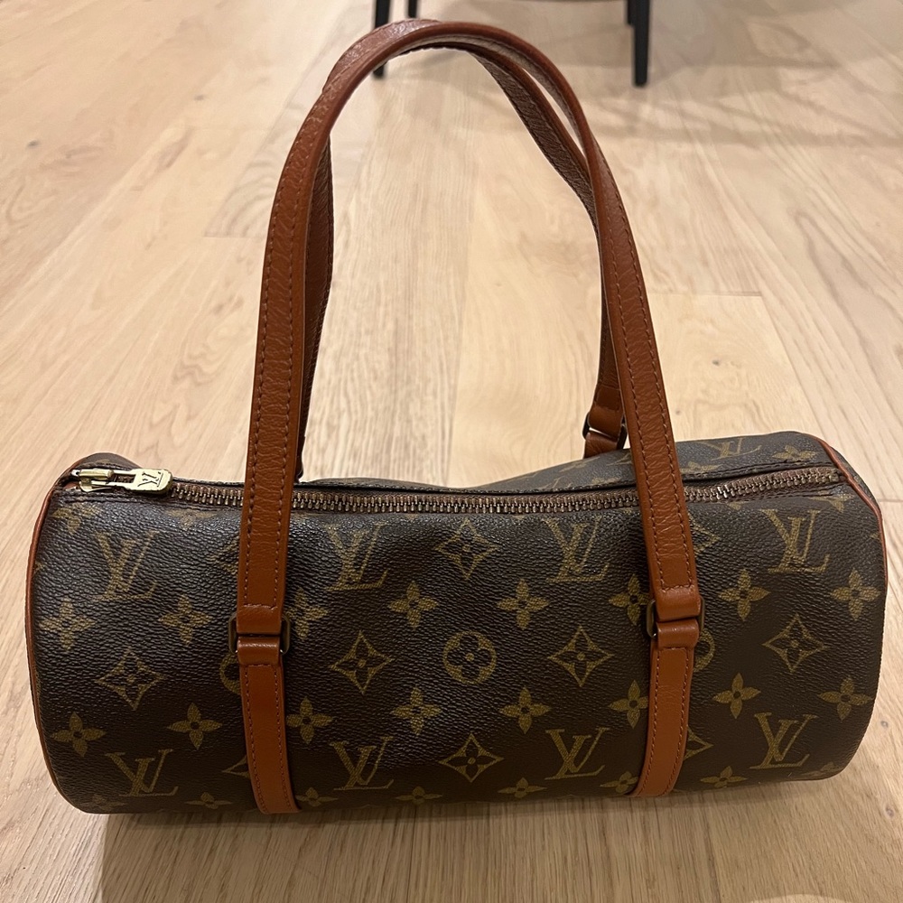 LOUIS VUITTON Papillon Leather Handbag
